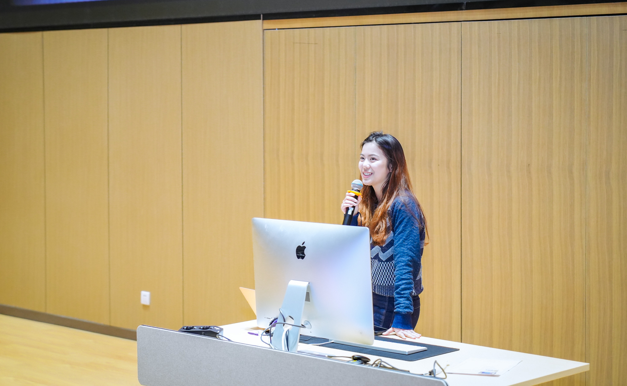 marketing director of justpod adriana zou delivered the keynote speech.